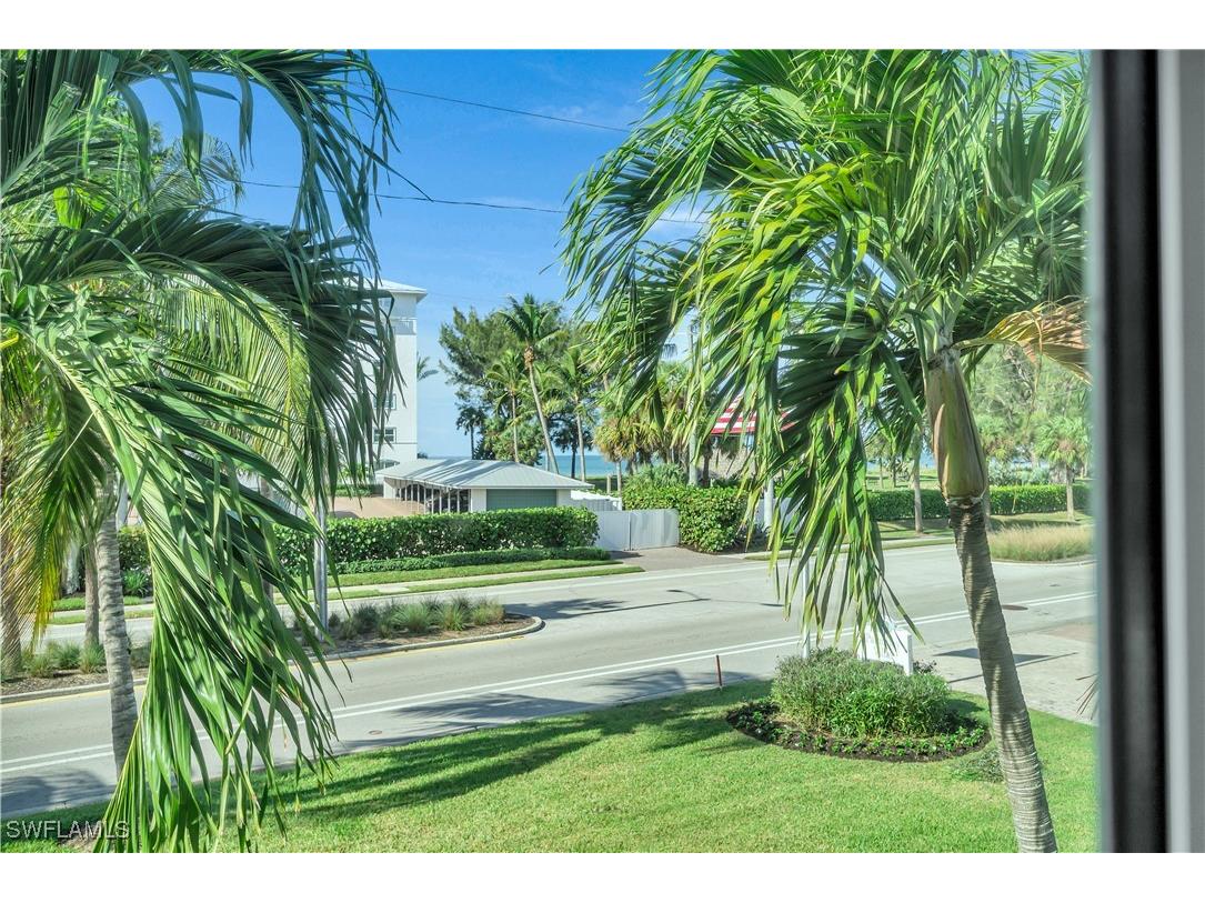 1950 Gulf Shore Boulevard N #201 Naples FL 34102 225081017 image21