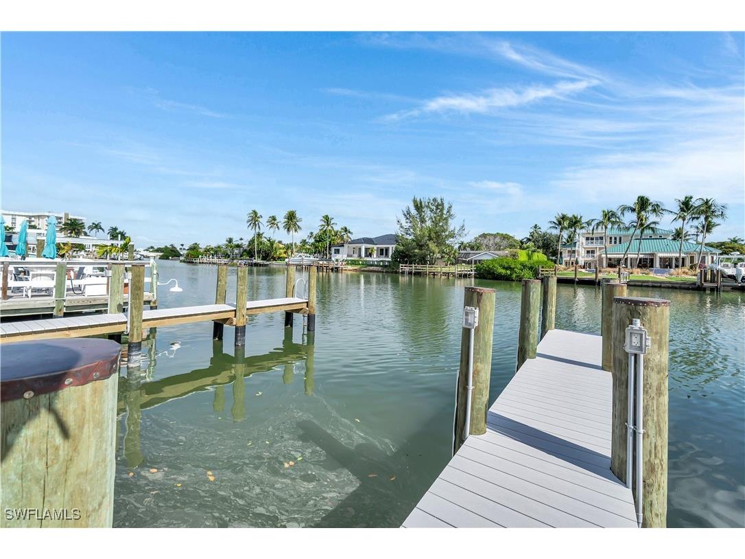 1950 Gulf Shore Boulevard N #201 Naples FL 34102 225081017 image24