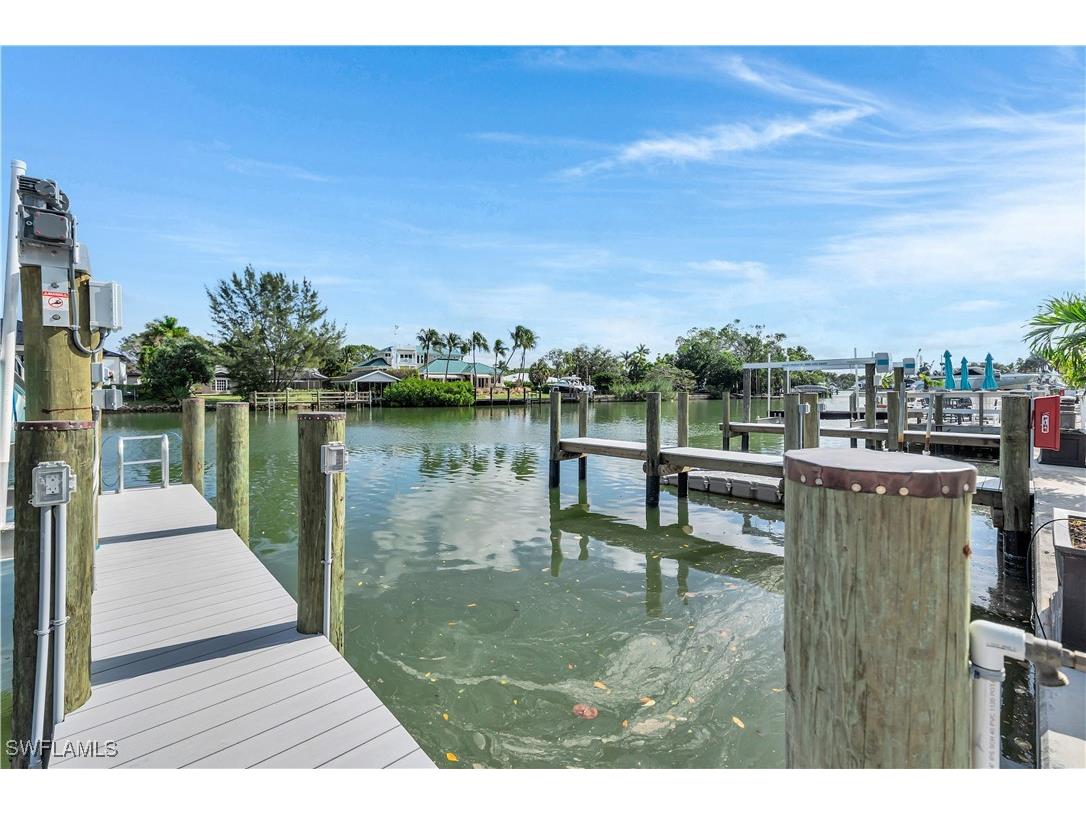 1950 Gulf Shore Boulevard N #201 Naples FL 34102 225081017 image26