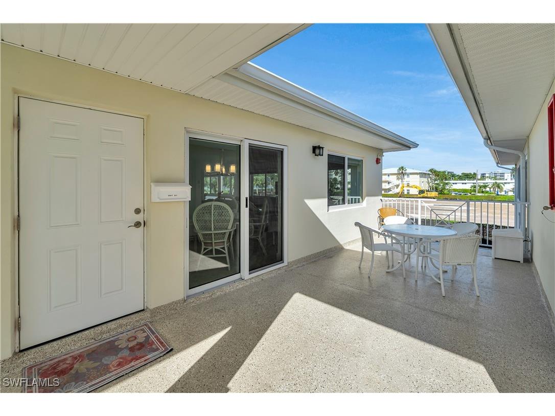 1950 Gulf Shore Boulevard N #201 Naples FL 34102 225081017 image3