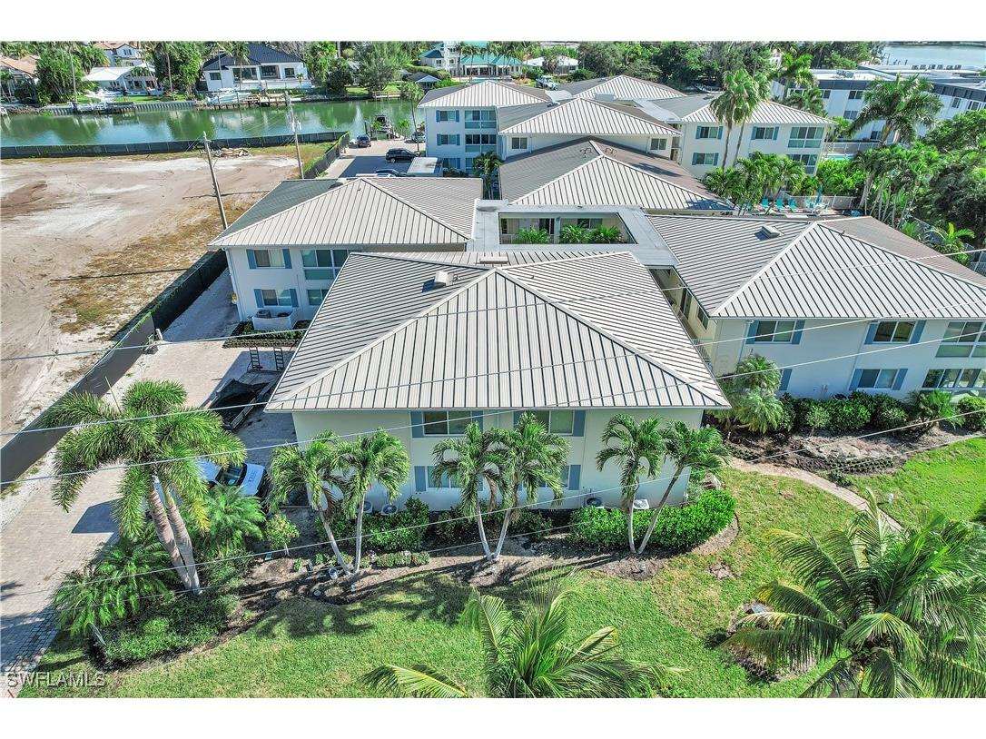 1950 Gulf Shore Boulevard N #201 Naples FL 34102 225081017 image32