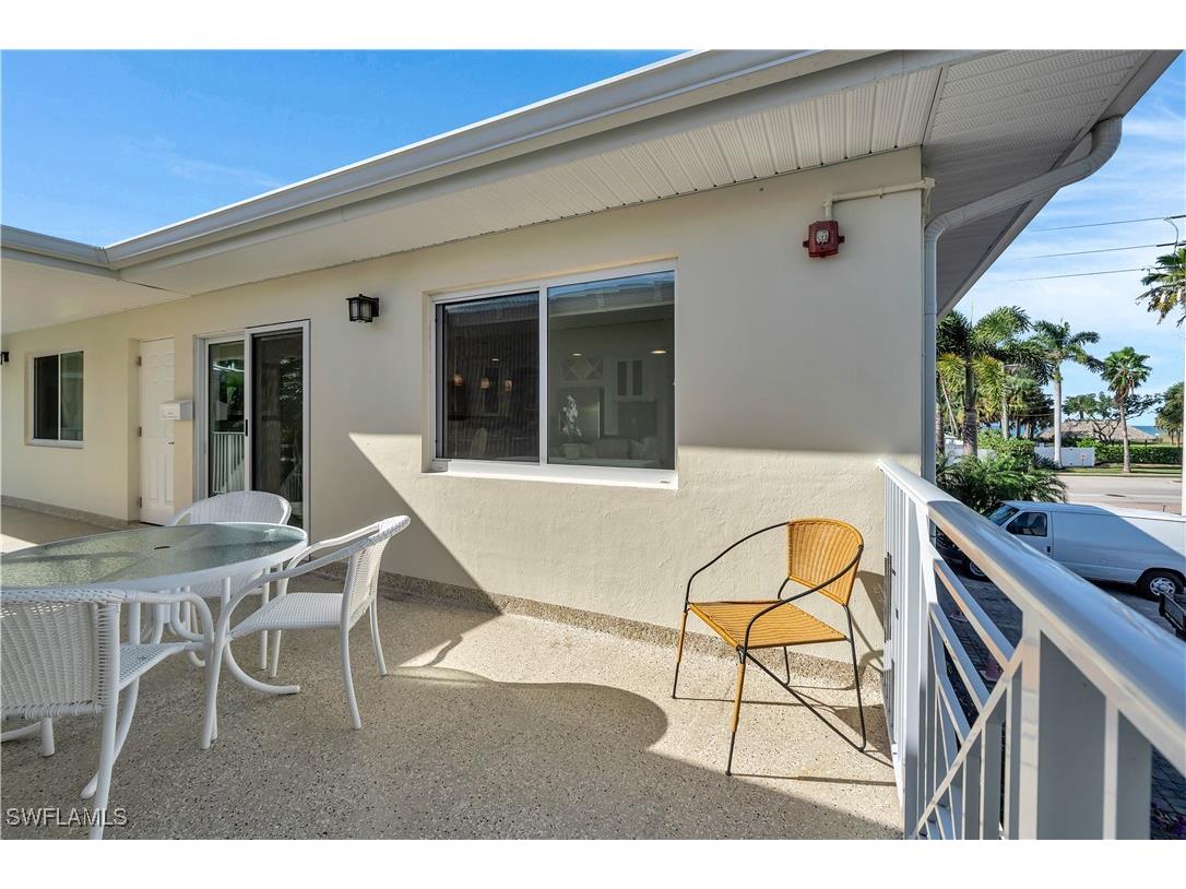 1950 Gulf Shore Boulevard N #201 Naples FL 34102 225081017 image4