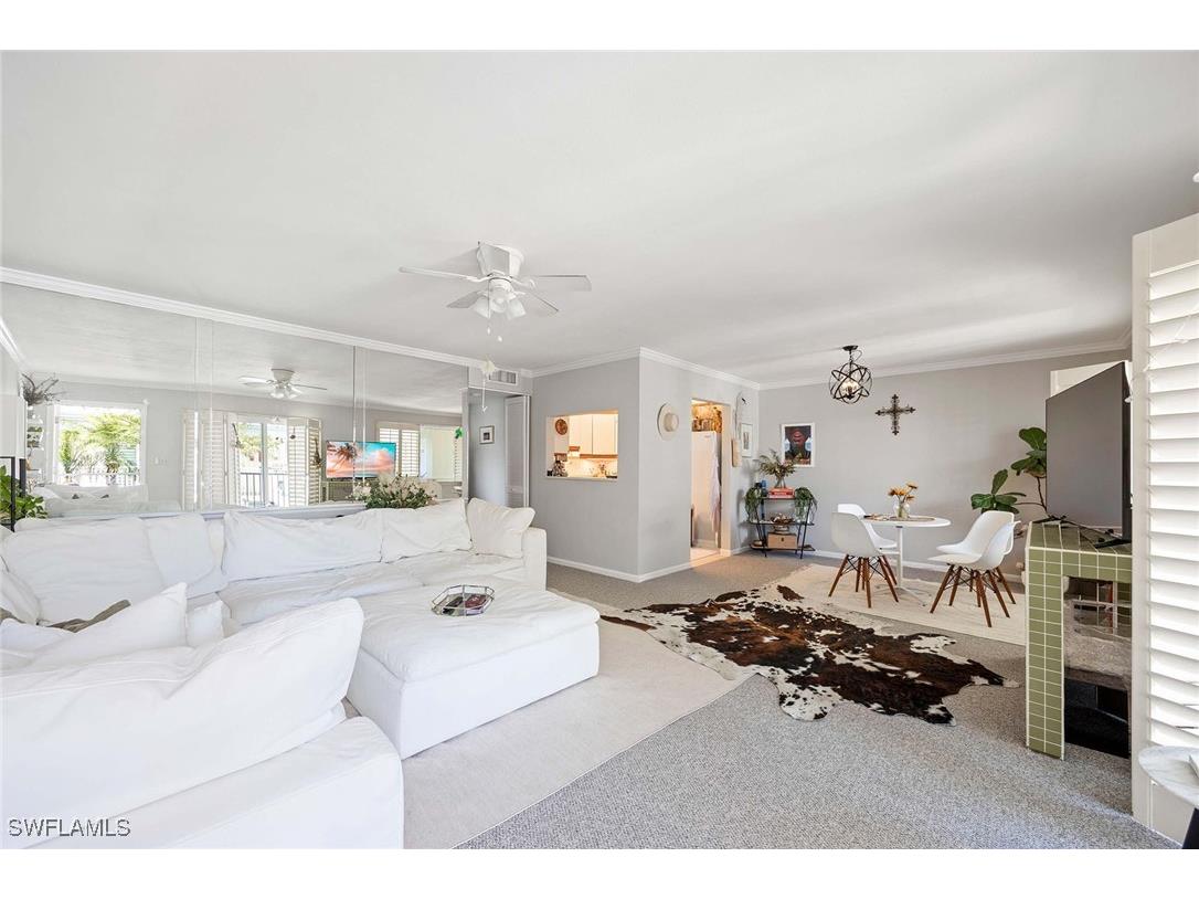 1950 Gulf Shore Boulevard N #204 Naples FL 34102 225025130 image1