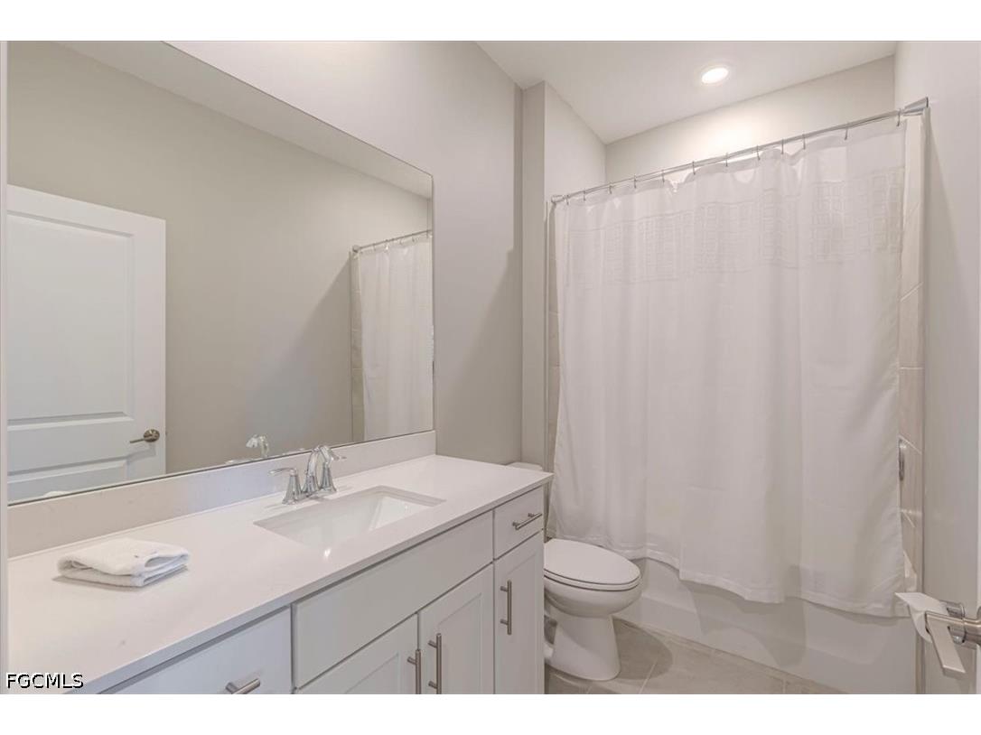 19504 Hinkley Drive Estero FL 33928 2026024050 image6