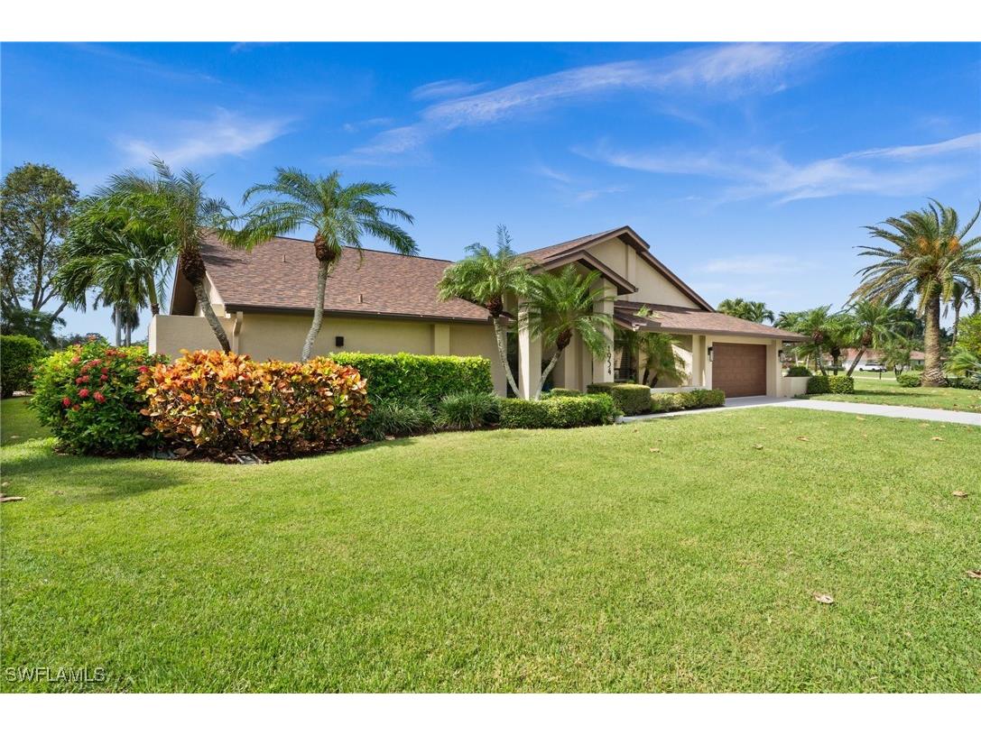 1954 Imperial Golf Co Boulevard Naples FL 34110 224083077 image1