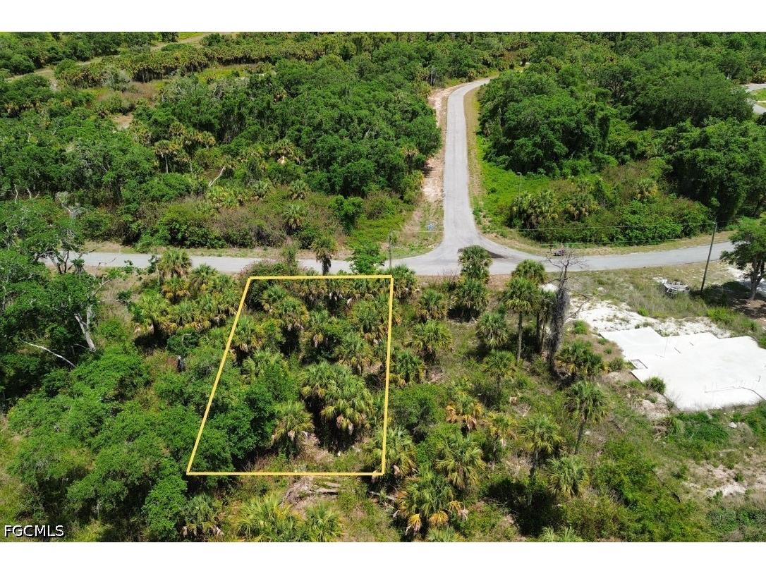 1955 Walcott Loop Lehigh Acres FL 33972 2026017922 image1