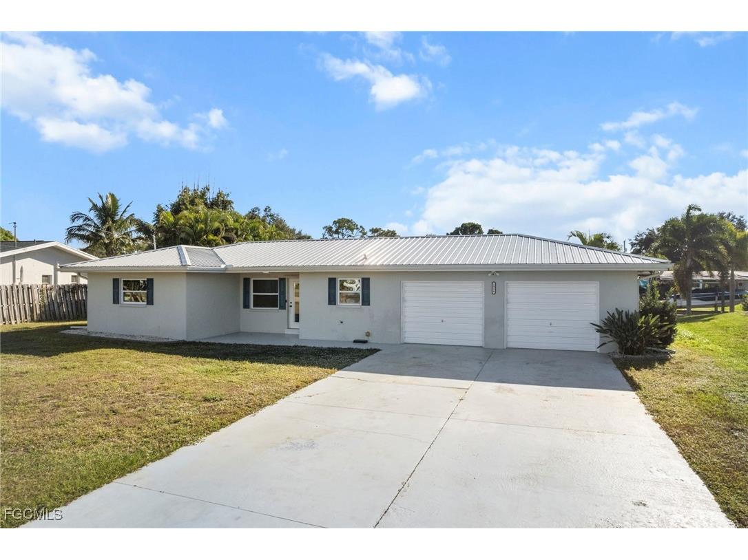 1956 Indian Creek Drive North Fort Myers FL 33917 2025024946 image1