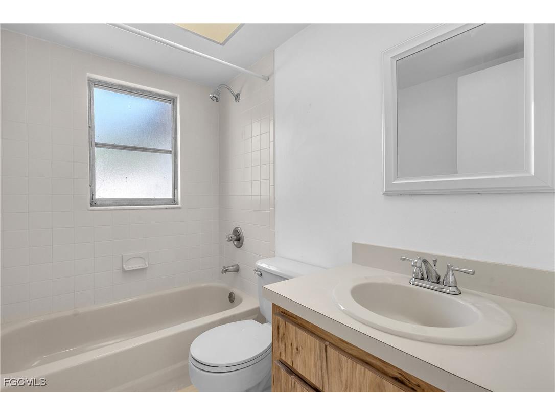 1957 Coral Point Drive Cape Coral FL 33990 2025023856 image10