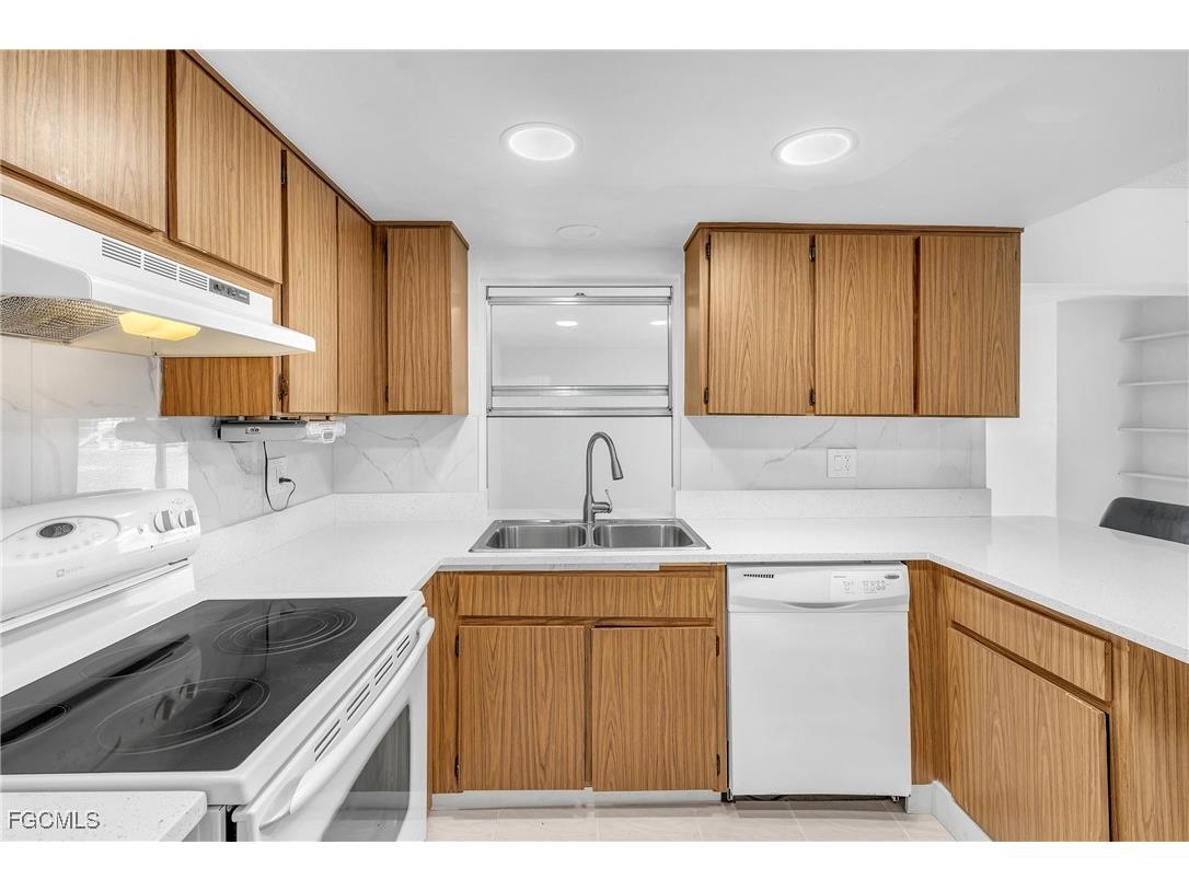 1957 Coral Point Drive Cape Coral FL 33990 2025023856 image13