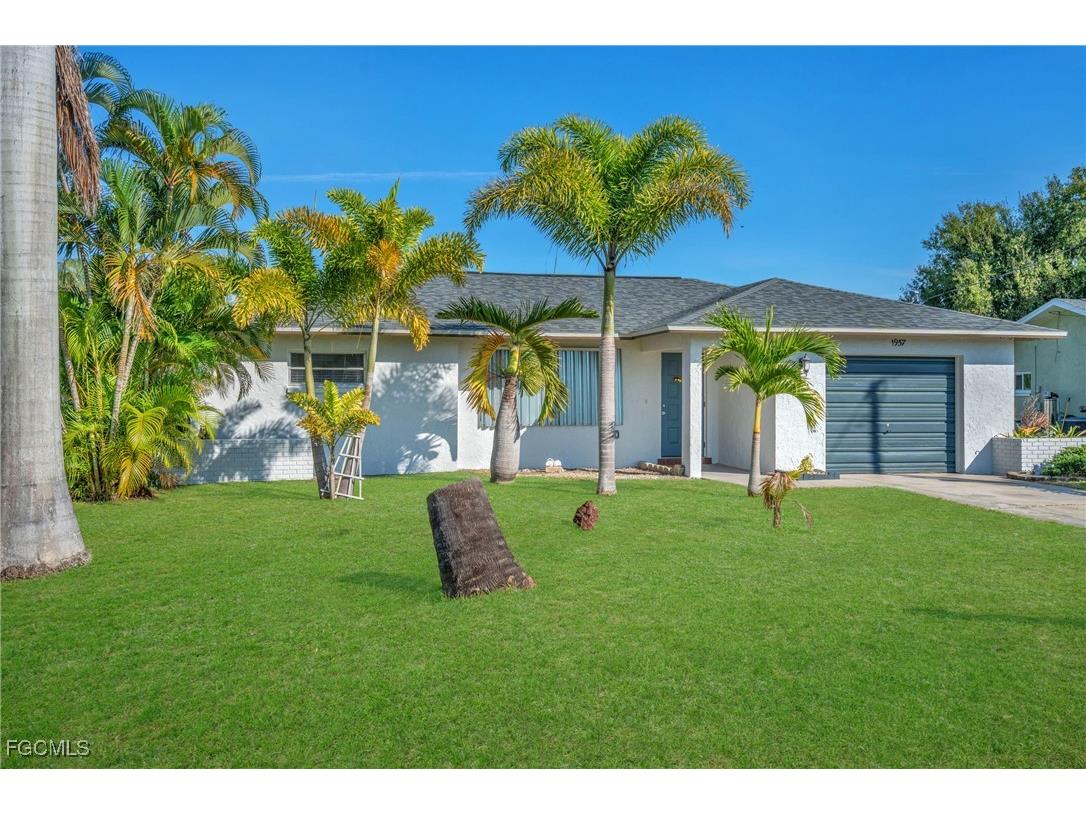 1957 Coral Point Drive Cape Coral FL 33990 2025023856 image2