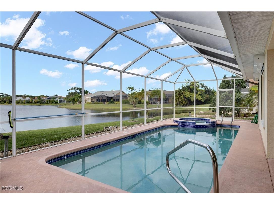 1957 Piccadilly Circus Naples FL 34112 2025026042 image3