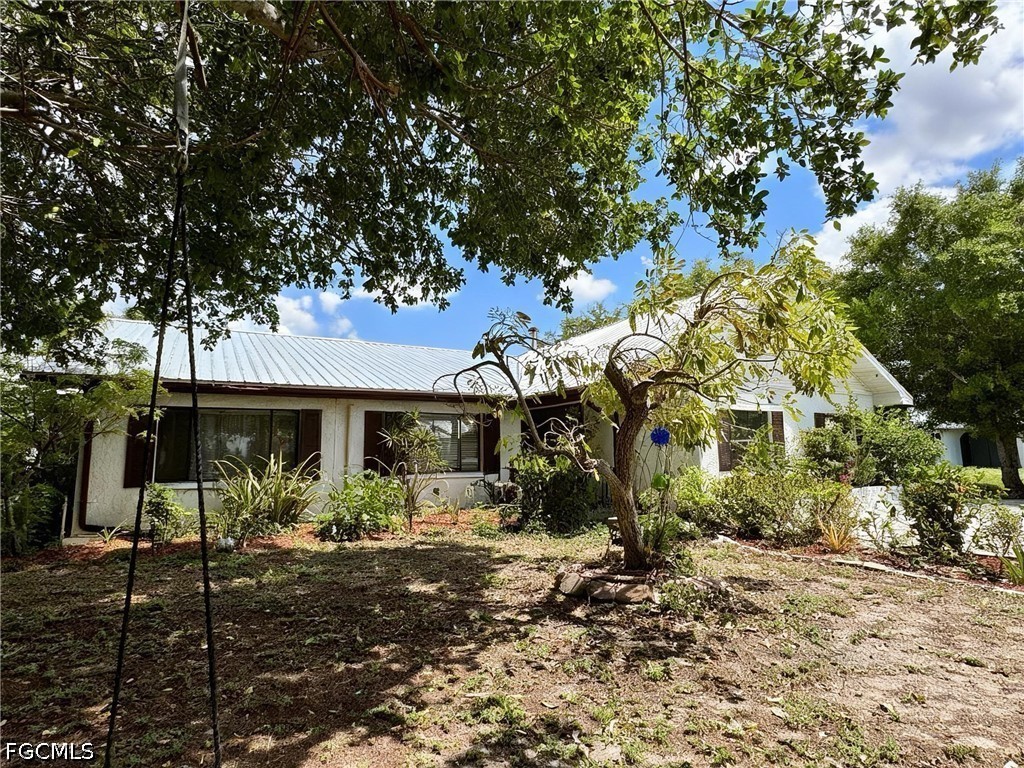196 E Mariana Avenue North Fort Myers FL 33917 2026015558 image2