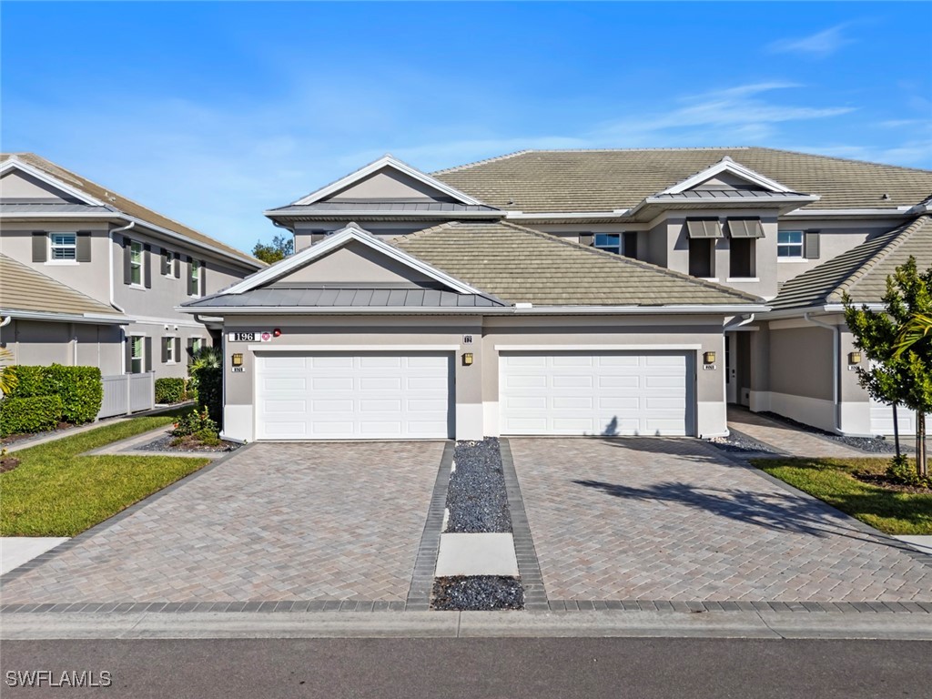 196 Indies Drive E #101 Naples FL 34114 226005040 image1