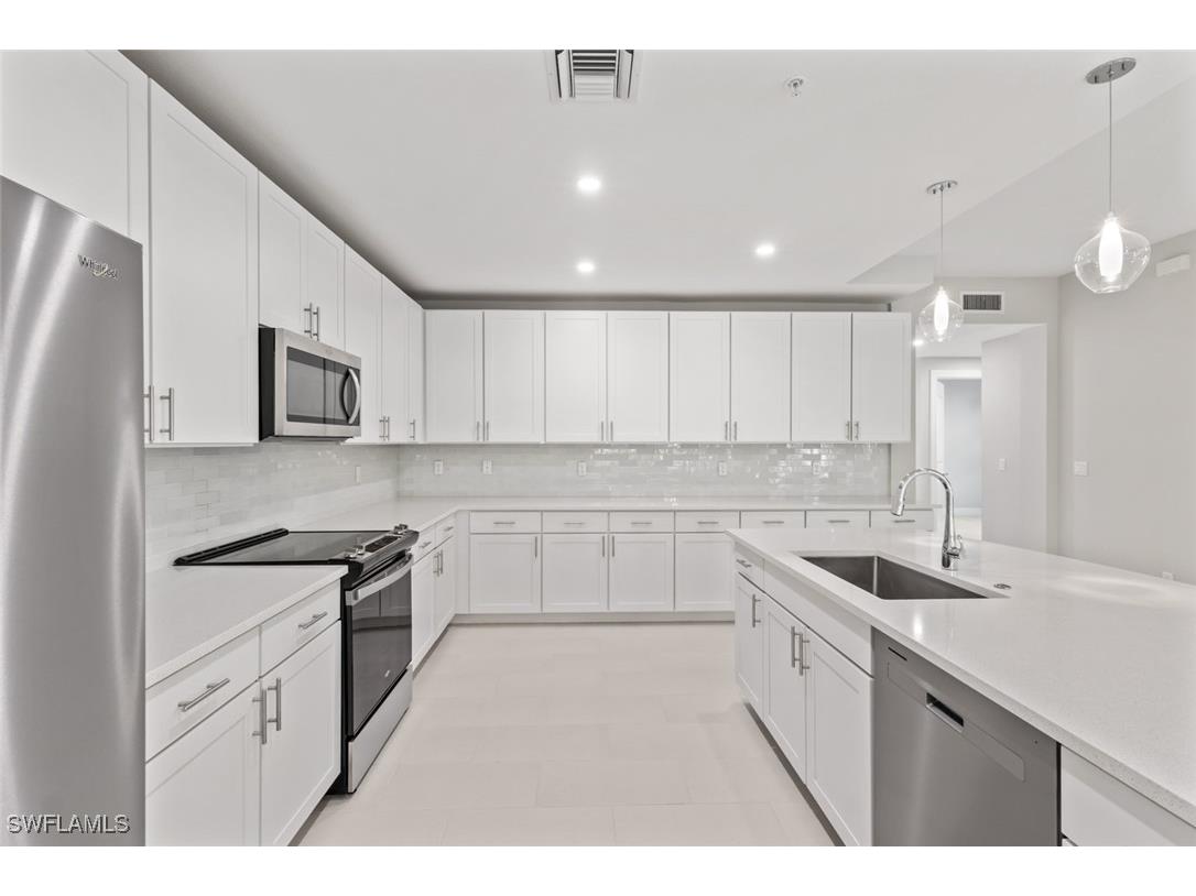 196 Indies Drive E #101 Naples FL 34114 226005040 image16