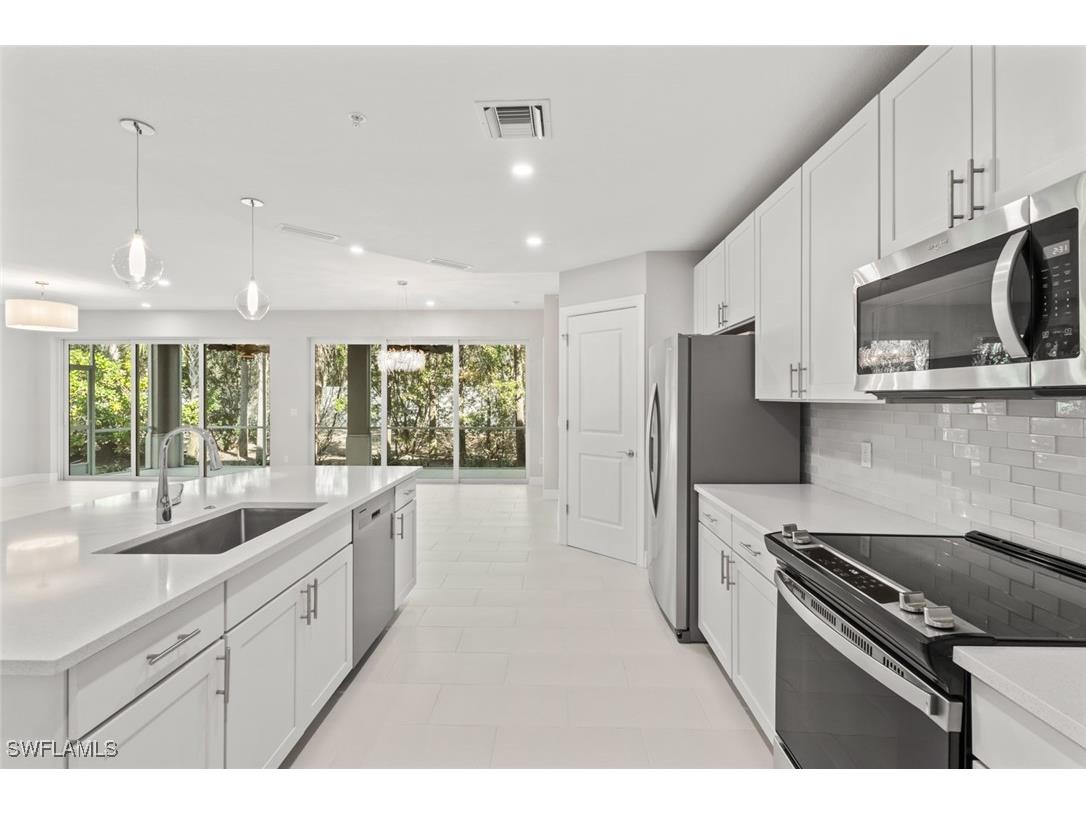 196 Indies Drive E #101 Naples FL 34114 226005040 image17
