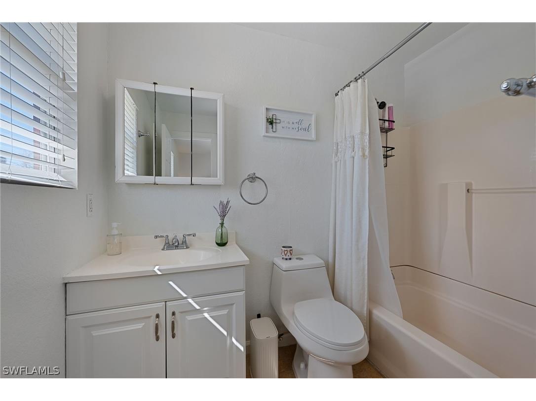 1960 22nd Avenue NE Naples FL 34120 226005943 image12