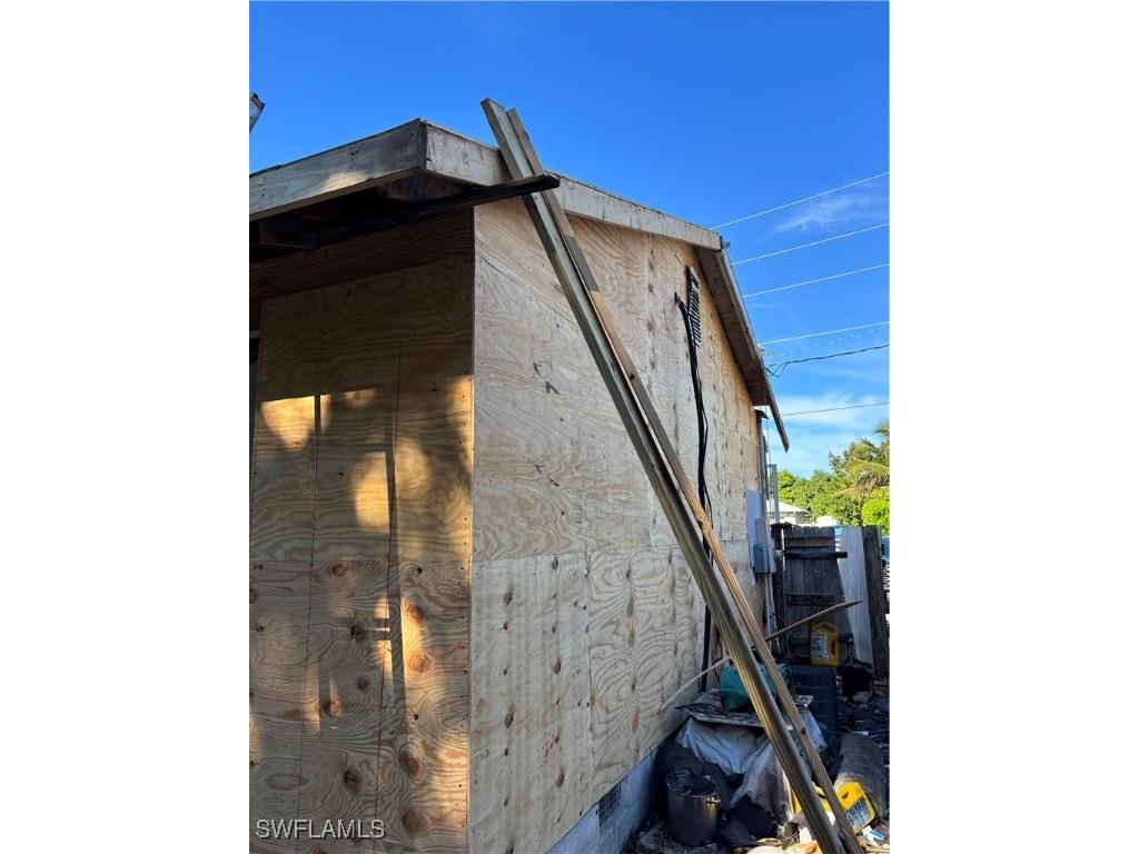 1960 51st Street SW Naples FL 34116 225081990 image3