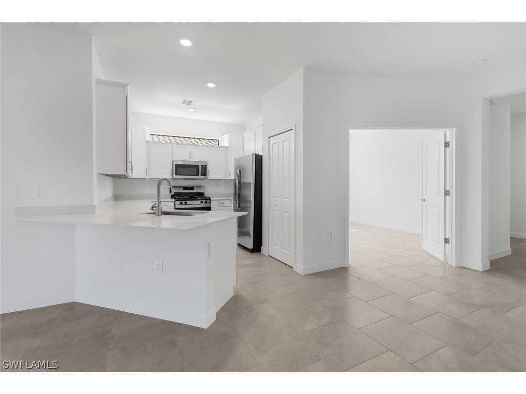 19600 Hinkley Drive Estero FL 33928 226009883 image4
