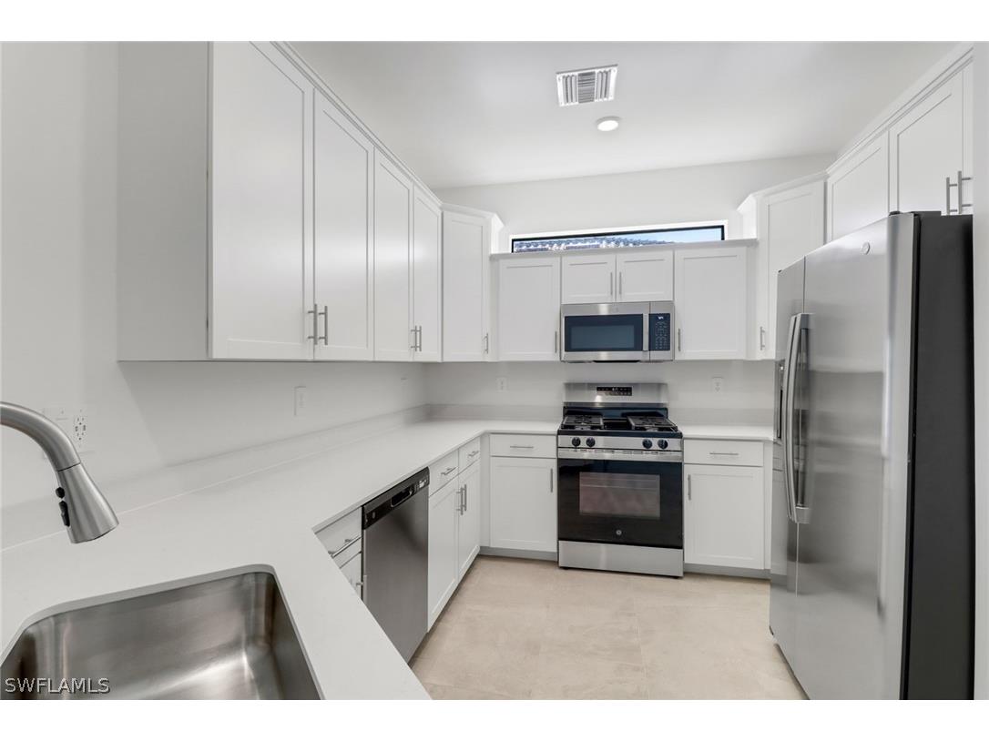 19600 Hinkley Drive Estero FL 33928 226009883 image6