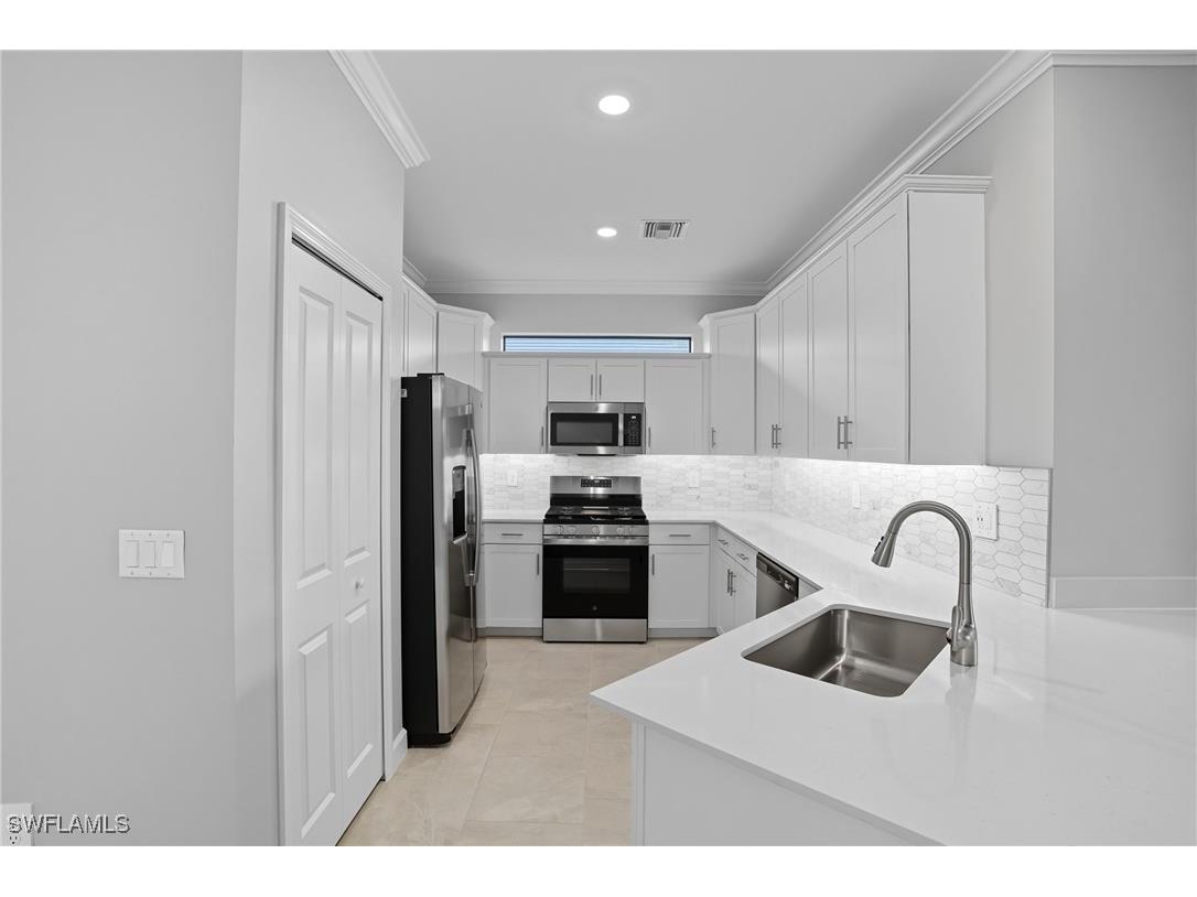 19612 Hinkley Drive Estero FL 33928 225069900 image14