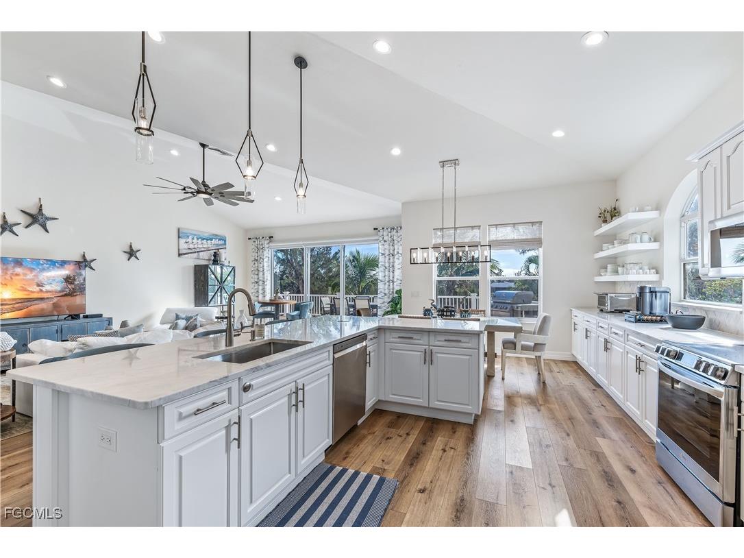 1965 Roseate Lane Sanibel FL 33957 2025011582 image11