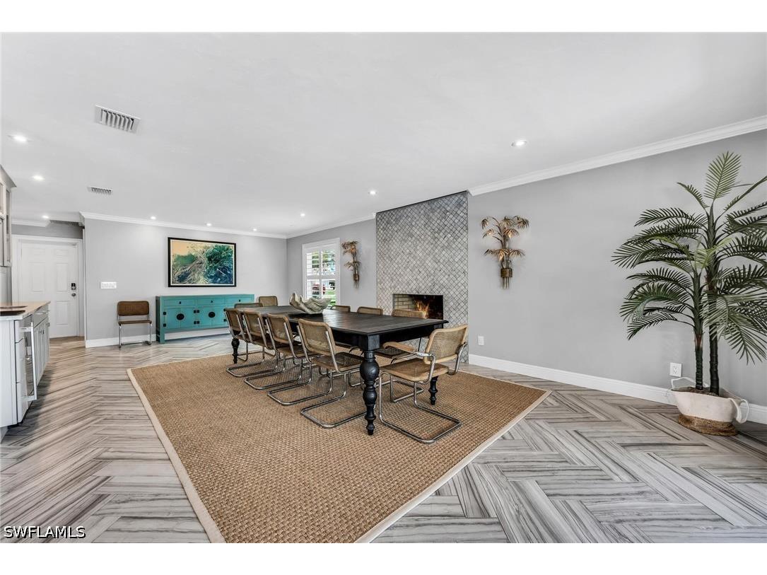 1966 Imperial Golf Course Boulevard Naples FL 34110 226013074 image11