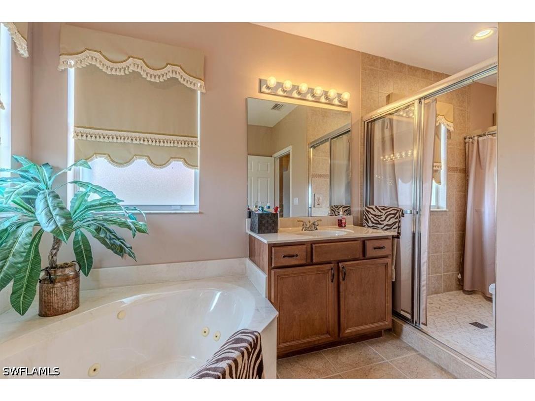1966 Par Drive Naples FL 34120 226017765 image19