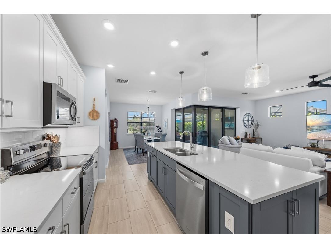 19704 The Place Boulevard Estero FL 33928 226019539 image10