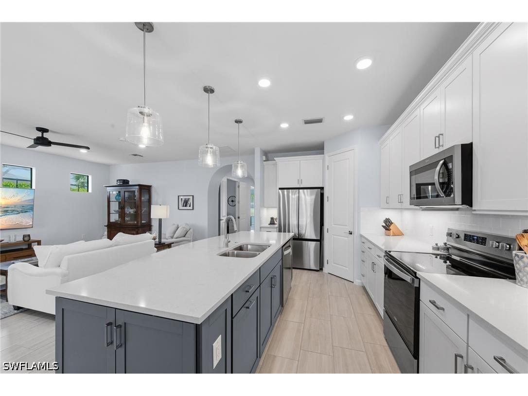 19704 The Place Boulevard Estero FL 33928 226019539 image12