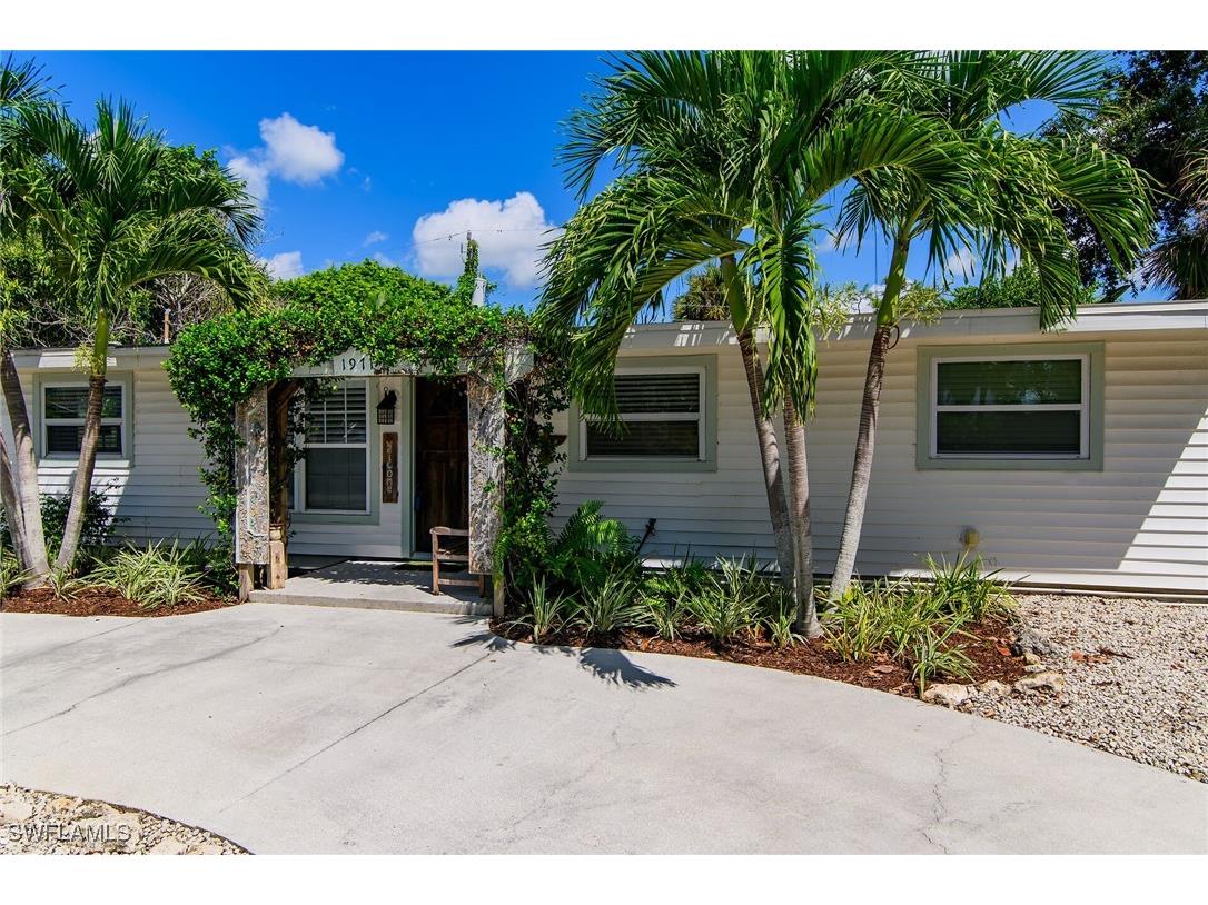 1971 Harbor Lane Naples FL 34104 225070236 image1