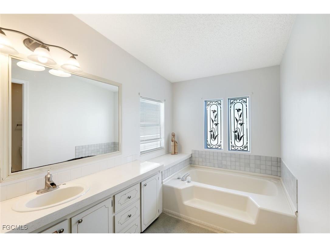 19757 Frenchmans Court North Fort Myers FL 33903 2025010983 image14