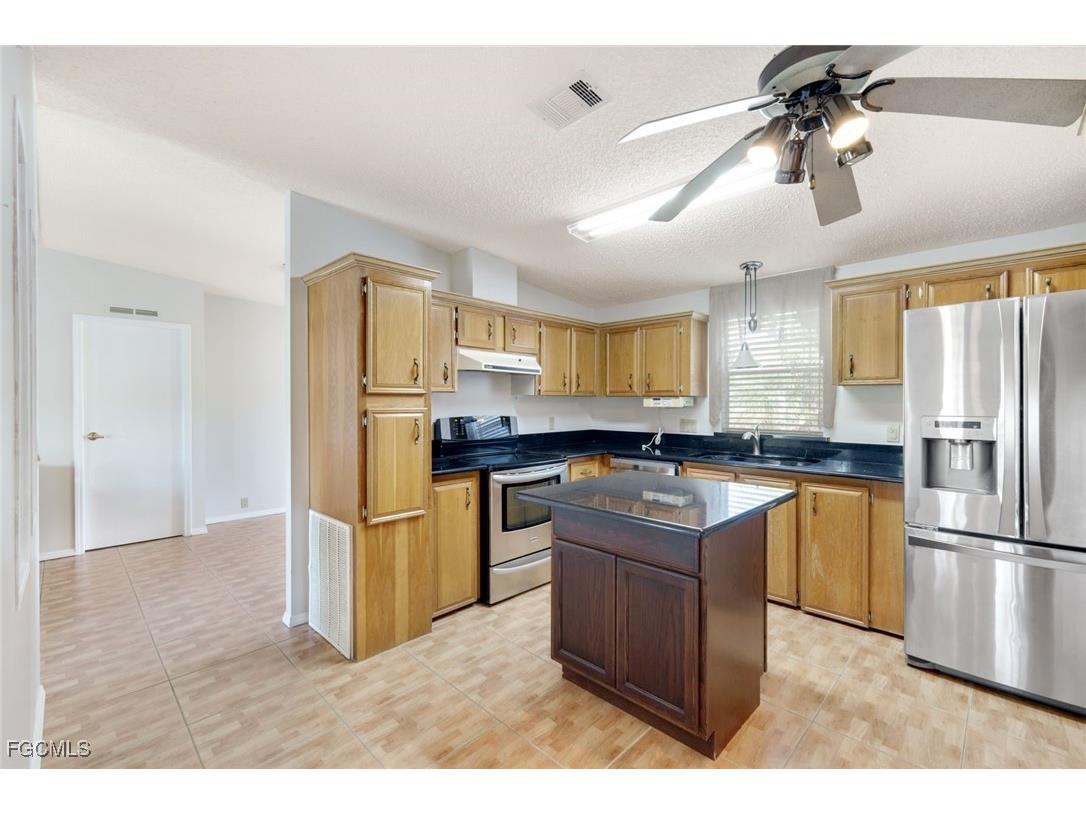 19757 Frenchmans Court North Fort Myers FL 33903 2025010983 image8