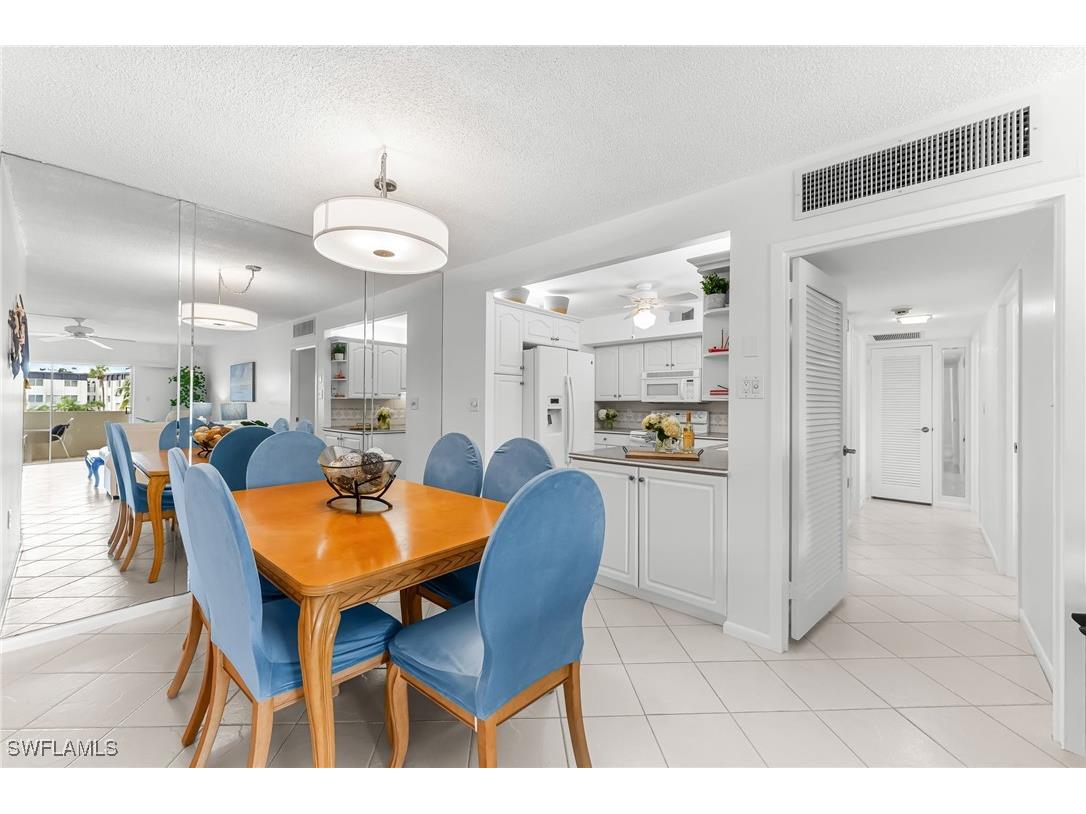 1977 Gulf Shore Boulevard N #204 Naples FL 34102 225072169 image11