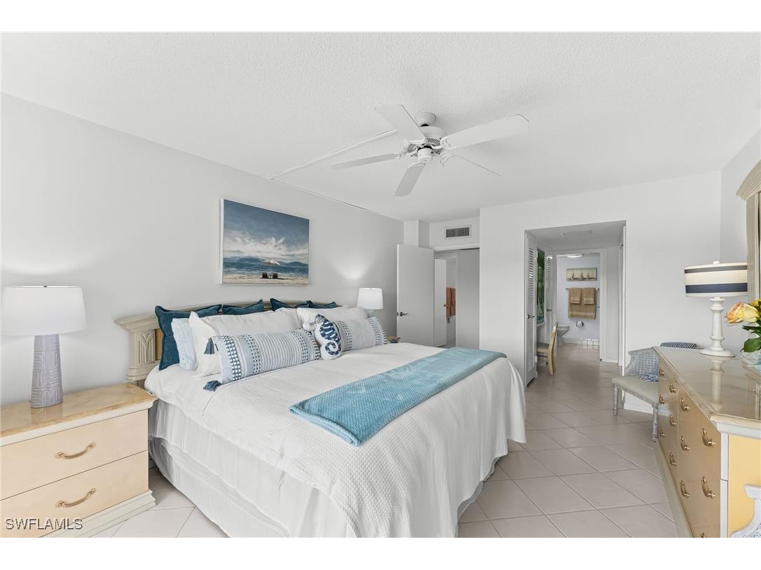 1977 Gulf Shore Boulevard N #204 Naples FL 34102 225072169 image18