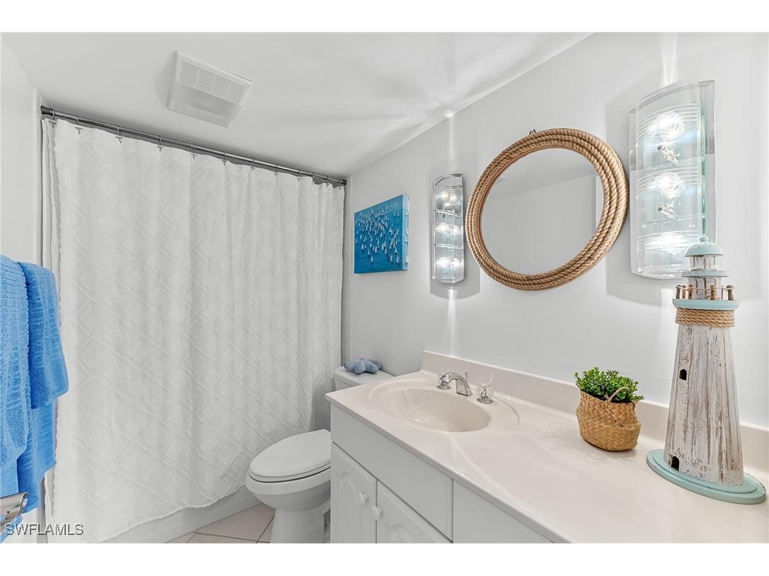 1977 Gulf Shore Boulevard N #204 Naples FL 34102 225072169 image22