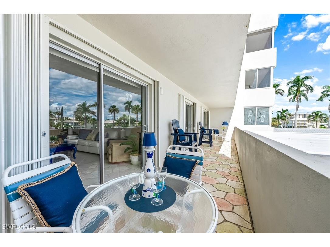1977 Gulf Shore Boulevard N #204 Naples FL 34102 225072169 image5