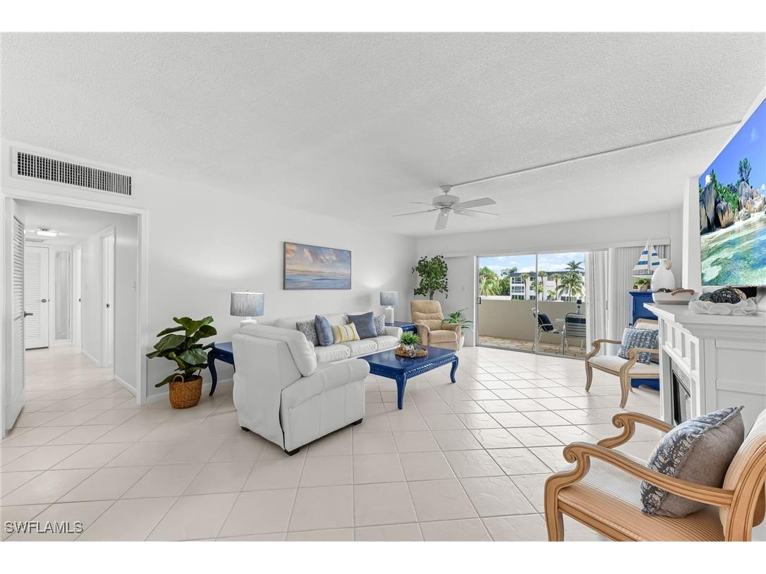 1977 Gulf Shore Boulevard N #204 Naples FL 34102 225072169 image7