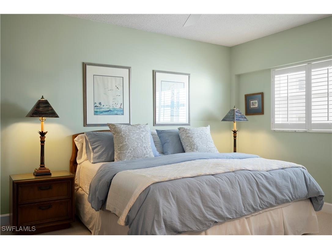 1977 Gulf Shore Boulevard N #401 Naples FL 34102 225077815 image14