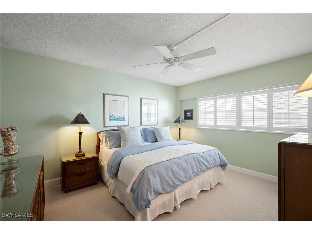 1977 Gulf Shore Boulevard N #401 Naples FL 34102 225077815 image15