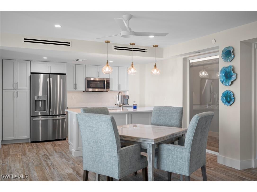 1977 Gulf Shore Boulevard N #401 Naples FL 34102 225077815 image19