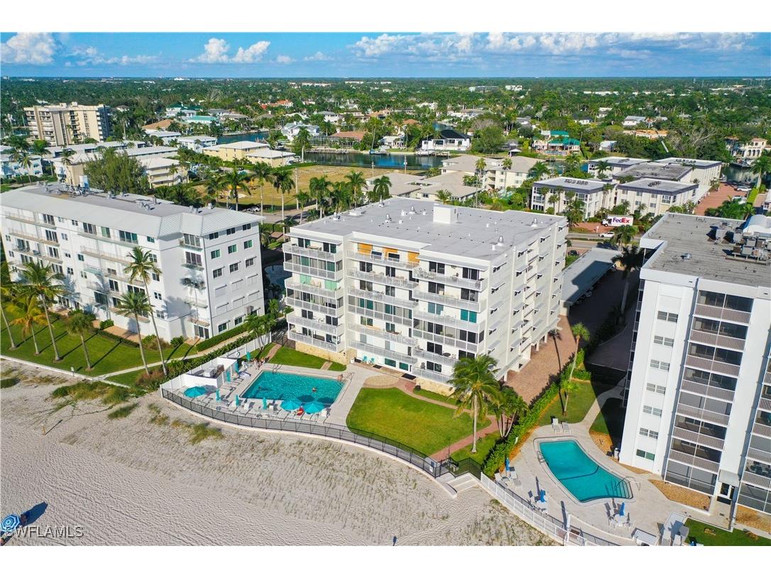 1977 Gulf Shore Boulevard N #401 Naples FL 34102 225077815 image3