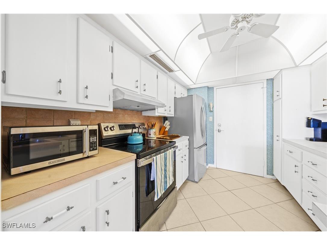 1977 Gulf Shore Boulevard N #302 Naples FL 34102 225072959 image15