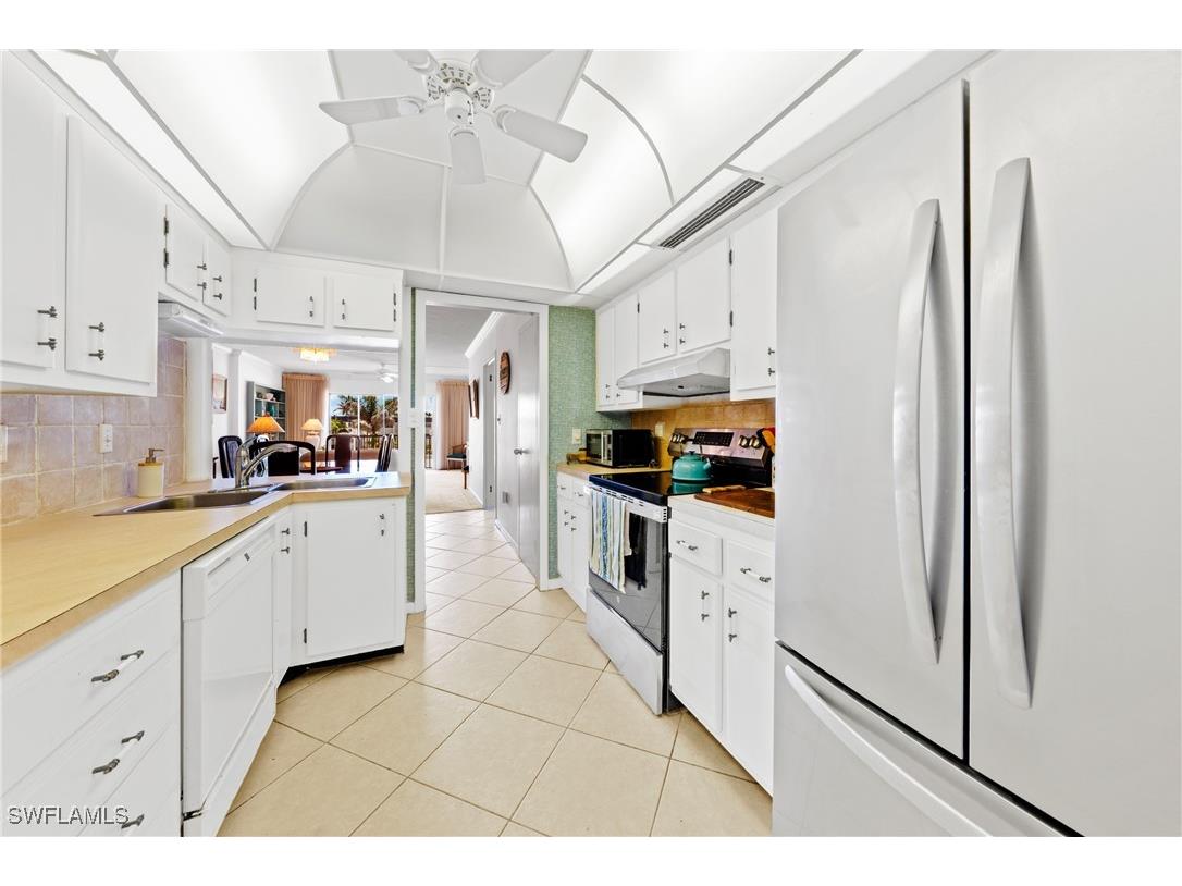 1977 Gulf Shore Boulevard N #302 Naples FL 34102 225072959 image19