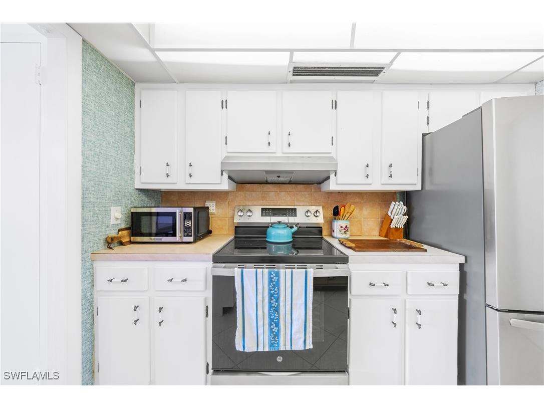 1977 Gulf Shore Boulevard N #302 Naples FL 34102 225072959 image22