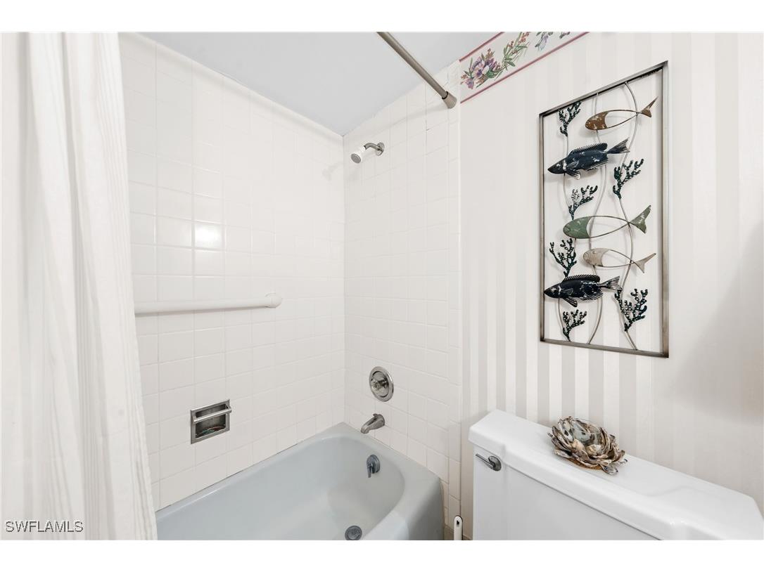 1977 Gulf Shore Boulevard N #302 Naples FL 34102 225072959 image30