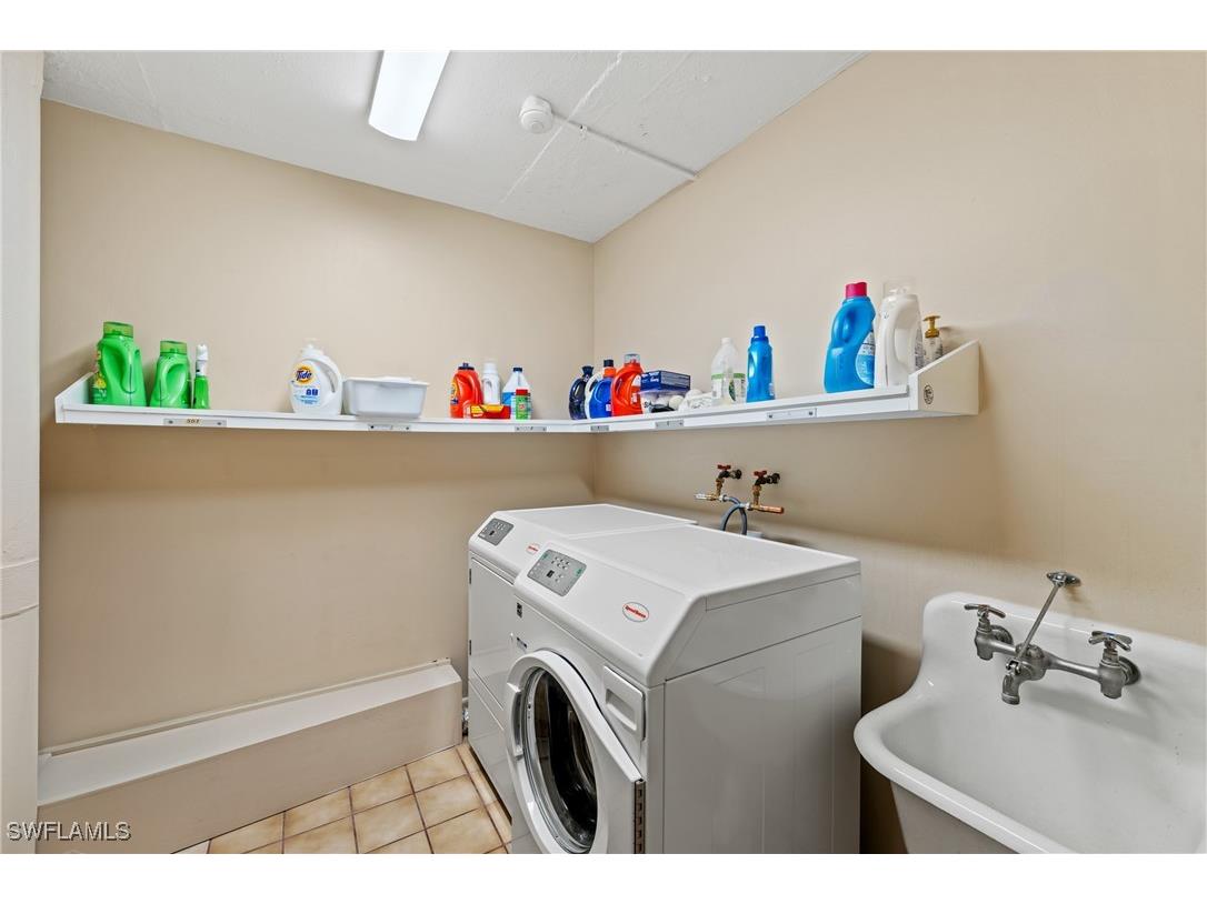 1977 Gulf Shore Boulevard N #302 Naples FL 34102 225072959 image31