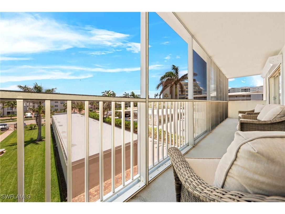 1977 Gulf Shore Boulevard N #302 Naples FL 34102 225072959 image33