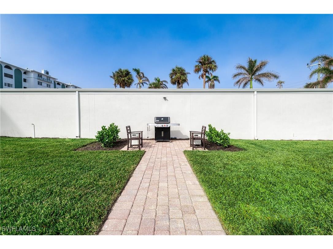 1977 Gulf Shore Boulevard N #302 Naples FL 34102 225072959 image35