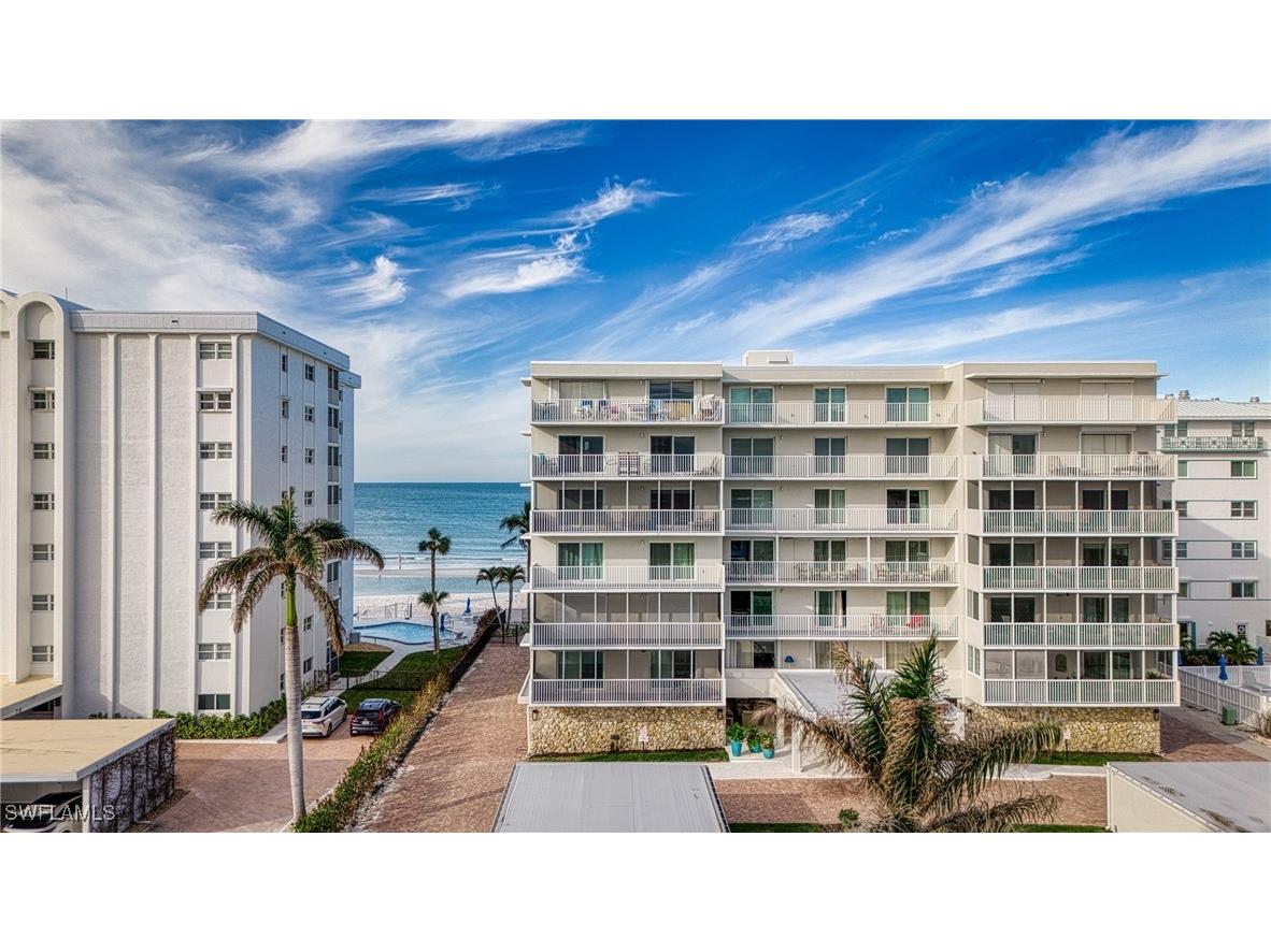 1977 Gulf Shore Boulevard N #302 Naples FL 34102 225072959 image5