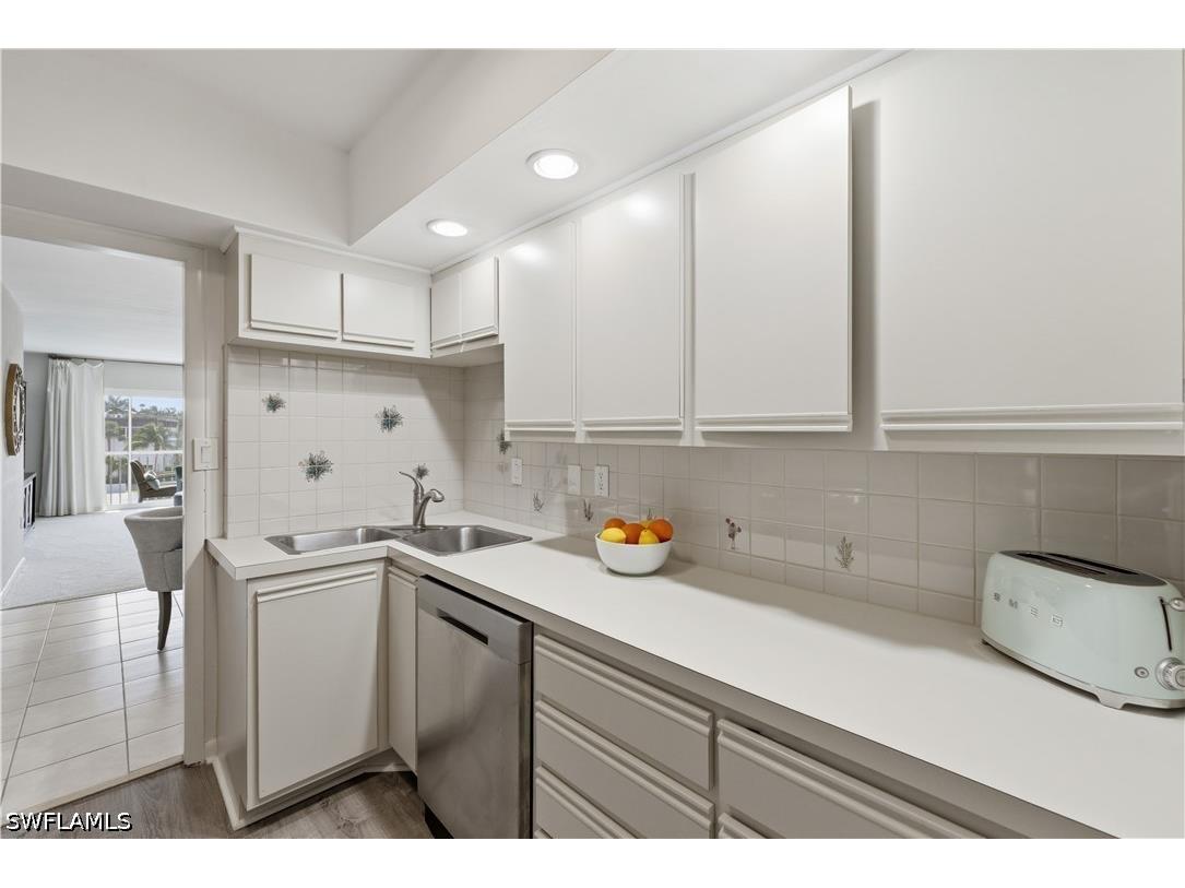 1977 Gulf Shore Boulevard N #306 Naples FL 34102 226019648 image8